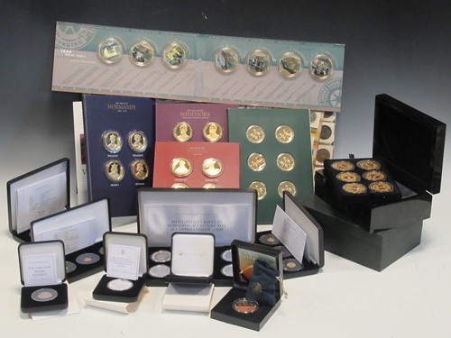 Lot 206 - A large collection of mostly modern collectors...
