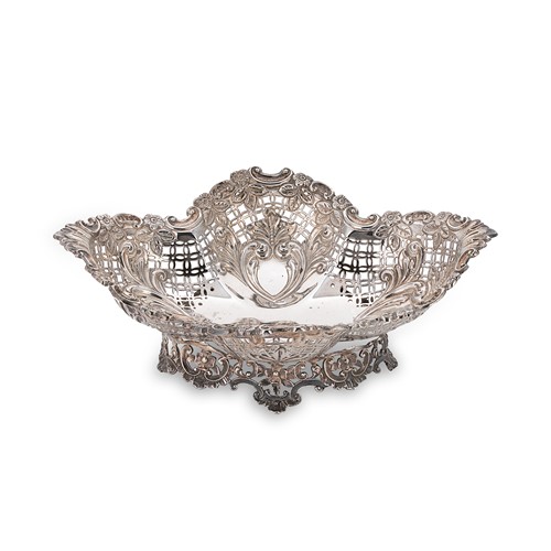 Lot 379 - A Victorian silver pierced sweetmeat dish