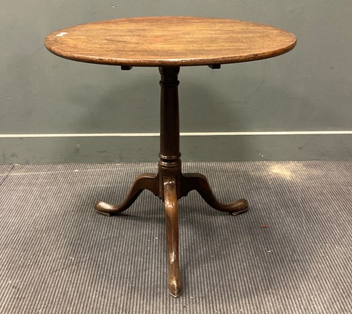 Lot 609 - A George III oak tripod table, 72 x 74cm