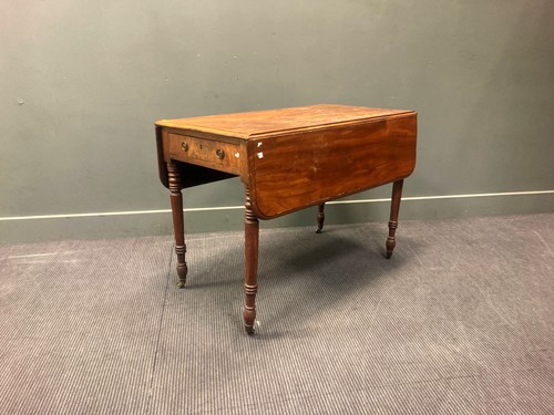 Lot 548 - A William IV mahogany pembroke table, with...