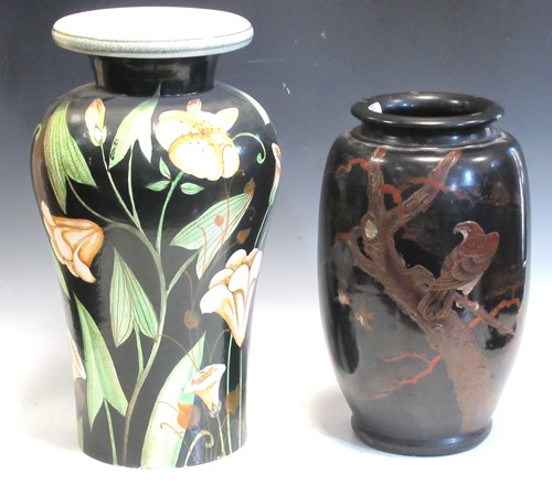 Lot 151 - A Japanese lacquered vase and a large pottery...
