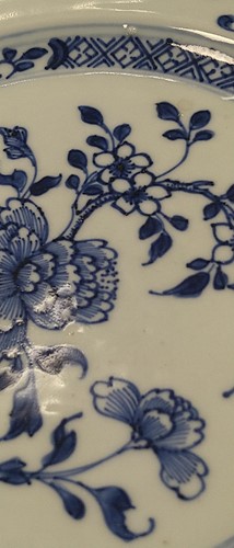 Lot 57 - A Nanking Cargo porcelain plate, 18th century,...