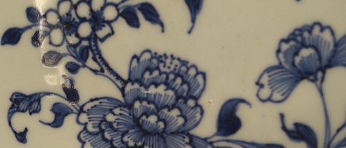 Lot 57 - A Nanking Cargo porcelain plate, 18th century,...