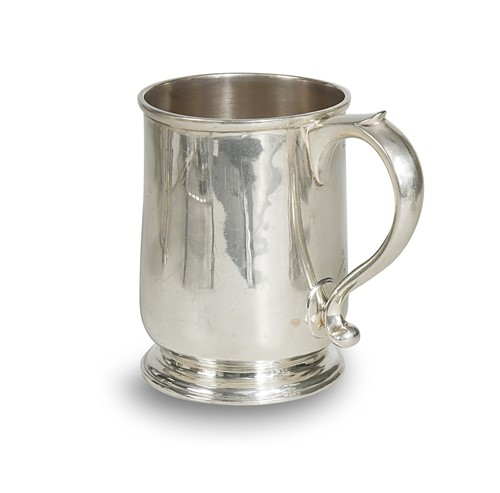 Lot 444 - A George V Britannia silver tankard