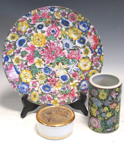 Lot 105 - A 20th century Chinese floral painted plate...