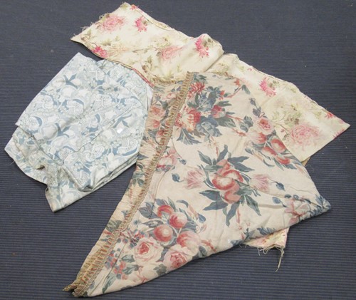 Lot 183 - A quantity of vintage floral fabric fragments,...