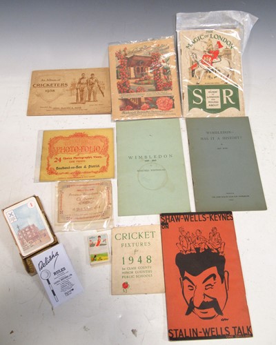 Lot 131 - A box of good quality ephemera