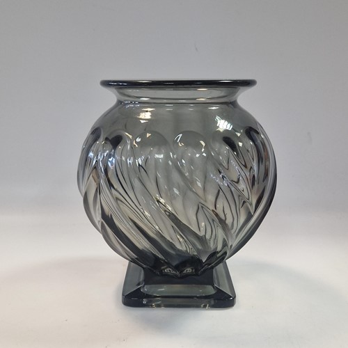 Lot 7 - Rudolf Schrötter for Inwald, an Art Deco grey glass vase, circa 1935