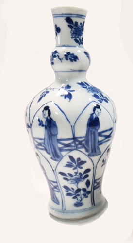 Lot 12 - A Chinese blue and white porcelain vase,  Kangxi (1662-1722)