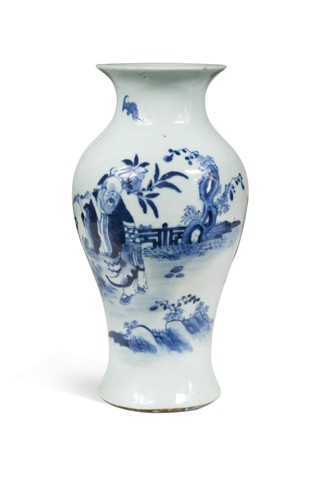 Lot 8 - A Chinese blue and white vase, late 18th century