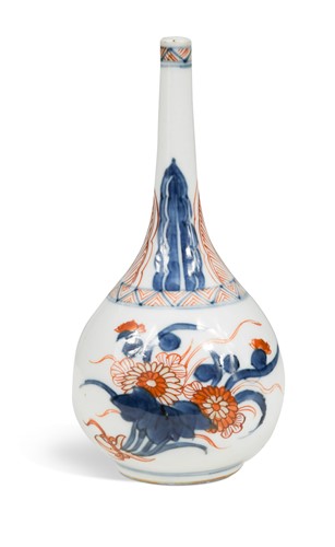 Lot 33 - A Chinese Imari bottleneck vase, 18th century