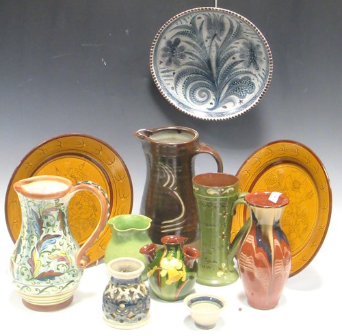 Lot 64 - A group of studio pottery items by David Frith,...