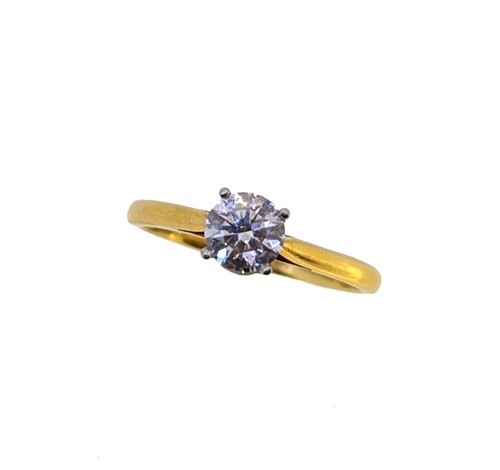 Lot 146 - An 18ct gold diamond single stone ring