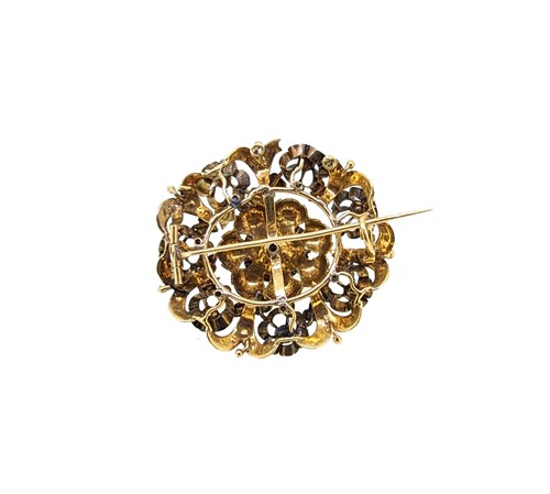 Lot 10 - A late 19th century diamond and enamel brooch