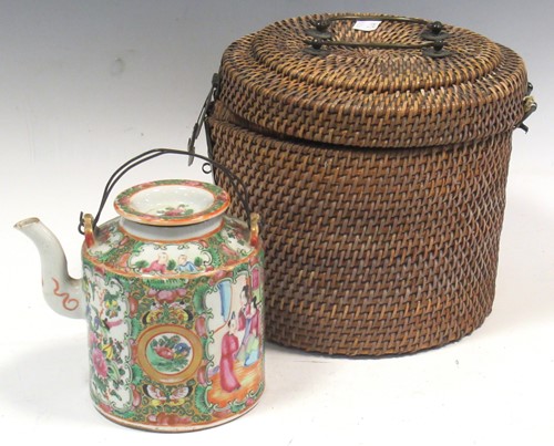 Lot 24 - A Chinese canton porcelain teapot