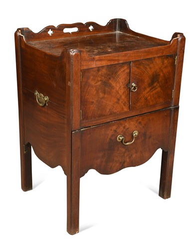 Lot 763 - A George III mahogany bedside commode