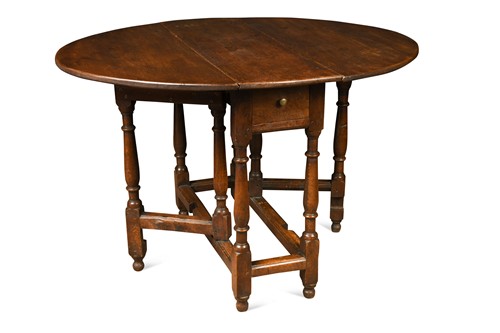 Lot 529 - An oak gateleg table, 18th century
