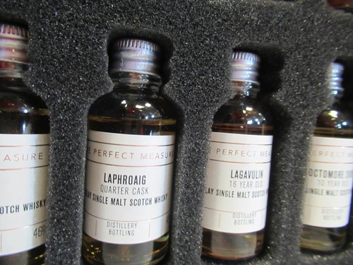 Lot 16 - The perfect measure tasting set, 20 whiskies...