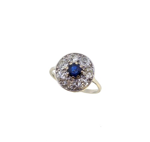 Lot 117 - An Art Deco sapphire and diamond ring