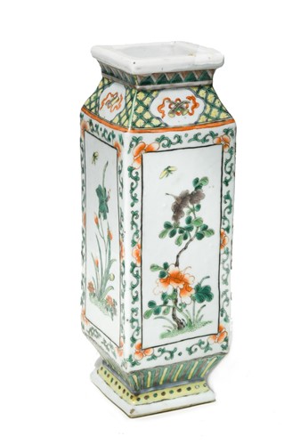 Lot 41 - A Chinese famille verte porcelain pedestal vase, Qing Dynasty, late 19th century