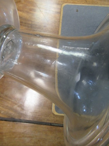 Lot 595 - A George III glass leech jar