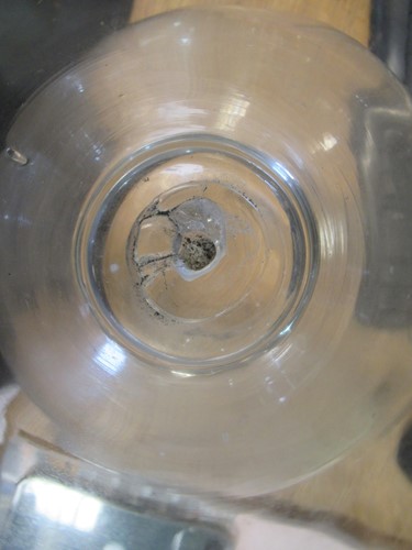 Lot 595 - A George III glass leech jar