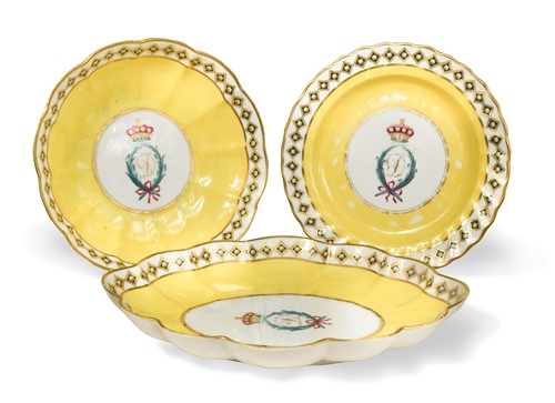 Lot 492 - A Derby yellow ground part dessert service