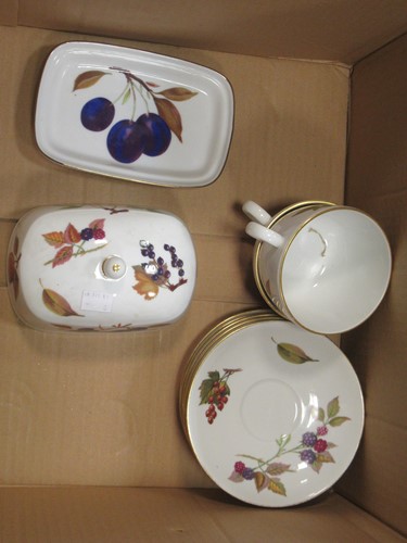 Lot 74 - A Royal Worcester Evesham China tea service...