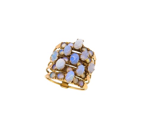 Lot 84 - An opal dress ring