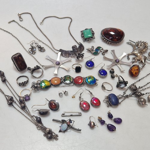Lot 194 - A collection of costume and silver jewellery