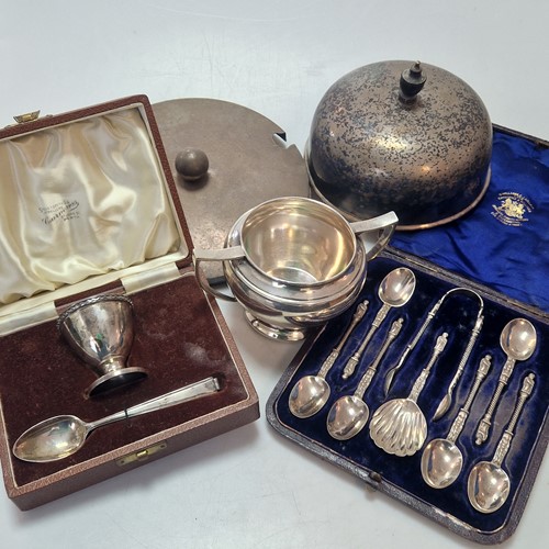 Lot 203 - A collection of silver items including a cased...