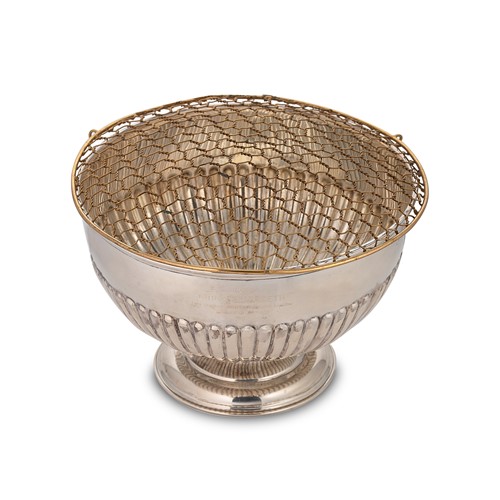 Lot 447 - A George V silver rose bowl