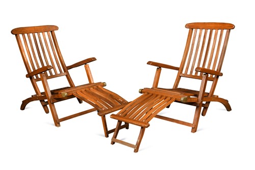 Lot 872 - A pair of hardwood folding steamer chairs