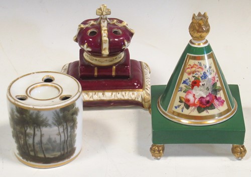 Lot 61 - A Chamberlain's Worcester inkwell, painted...