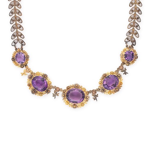 Lot 97 - A Victorian amethyst centrepiece necklace