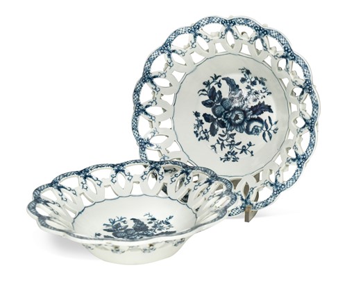 Lot 571 - A Worcester blue and white circular basket, circa 1775