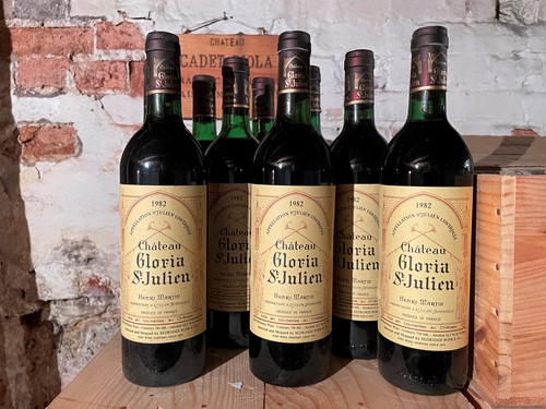 Lot 402 - Chateau Gloria, St Julien Cru Bourgeois 1982