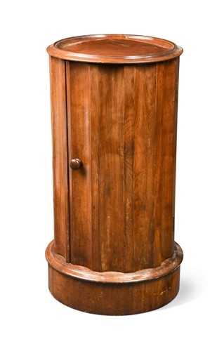 Lot 649 - A Victorian mahogany pot cupboard