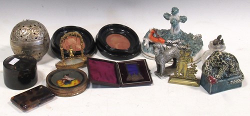 Lot 29 - Various decorative items: swinging gilt putto...