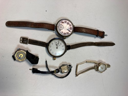 Lot 177 - A lady's 9ct gold wristwatch on a gold plated...