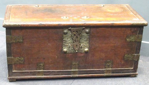 Lot 435 - A brass studded travelling oak trunk, 51 x 112...
