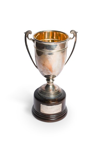 Lot 67 - A Premio Vittorio di Capua continental silver trophy and stand, awarded to Frankie Dettori