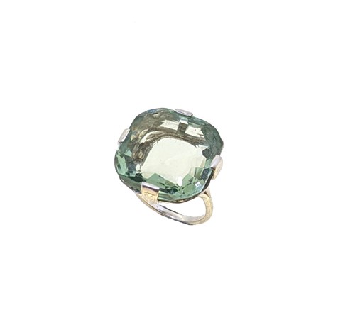 Lot 62 - A green beryl cocktail ring
