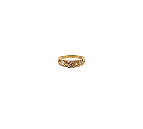 Lot 34 - An early 20th century ruby and split pearl ring