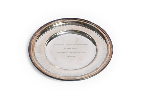 Lot 36 - A Hipodromo Argentino de Palermo Al Gran Jockey presentation salver, awarded to Frankie Dettori
