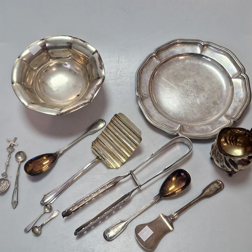 Lot 197 - A collection of continental metalwares silver,...