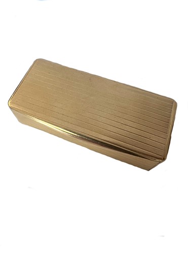 Lot 255 - A George III 18ct gold snuff box, mark of Alexander J. Strachan