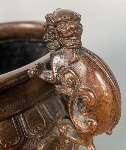 Lot 24 - A Chinese bronze archaic style censor, 20th century