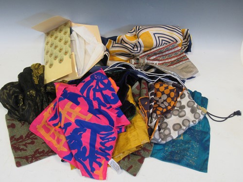 Lot 97 - A collection of 25 scarfs