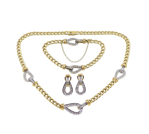 Lot 131 - A necklace, bracelet and ear pendant suite